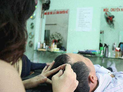 Dịch vụ Nhổ tóc bạc chuyên nghiệp tại 377 Bà Hạt